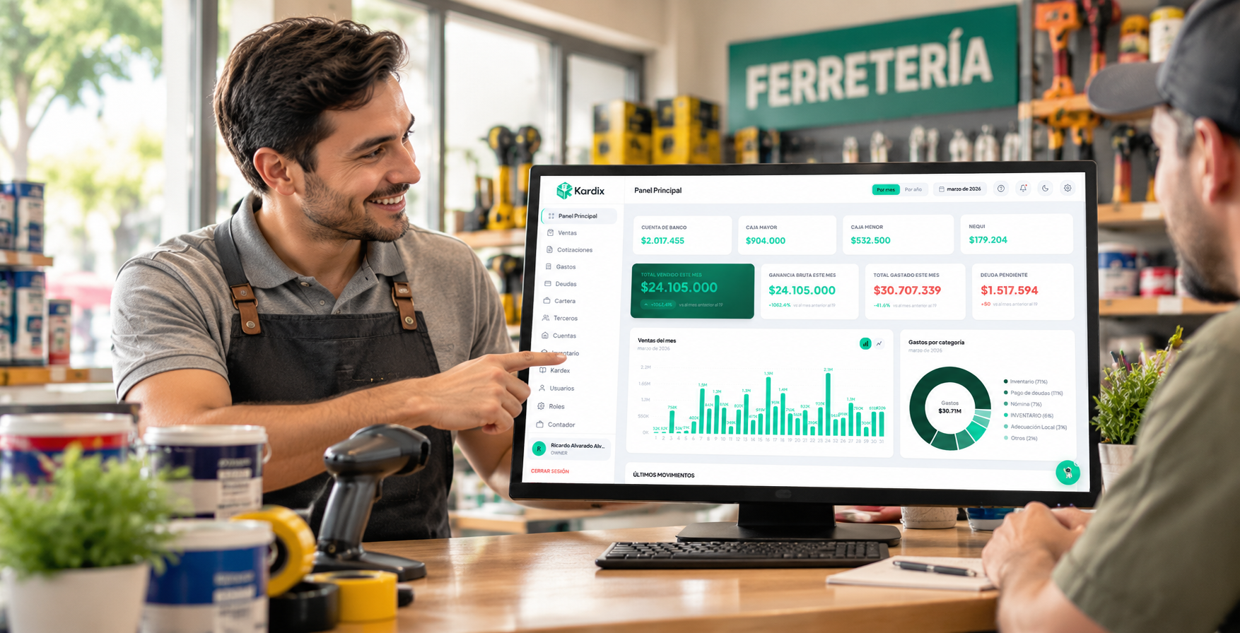 Ferretero mostrando el panel principal de Kardix en su punto de venta